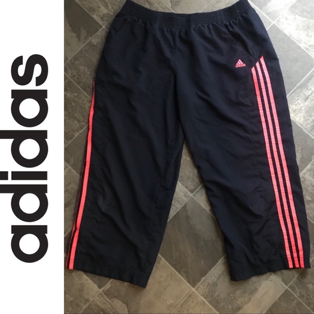 ✨Adidas 3 Stripes Capri Pant✨